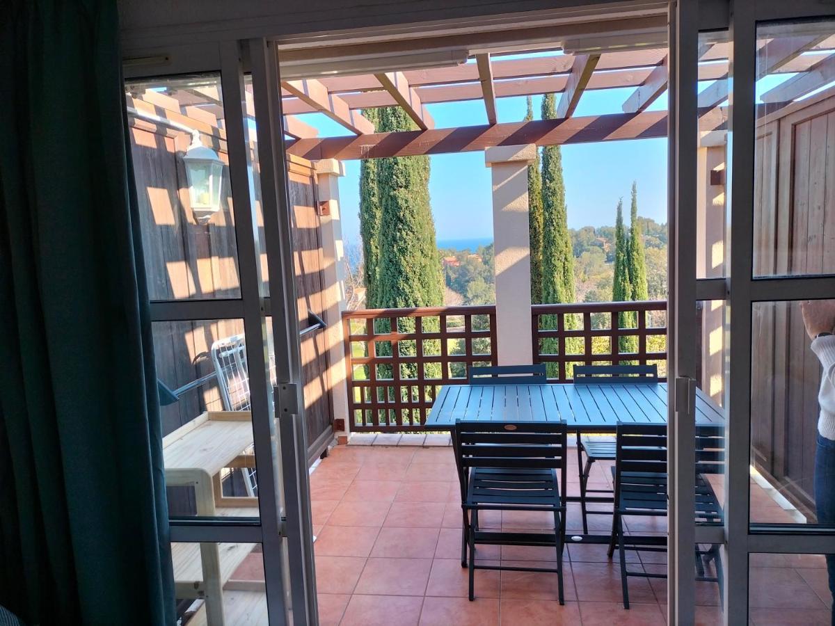 Studio 4P Vue Mer Calme Cap Esterel Saint-Raphaël Екстериор снимка